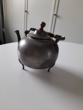 Teekanne aus Zinn mit Deckel